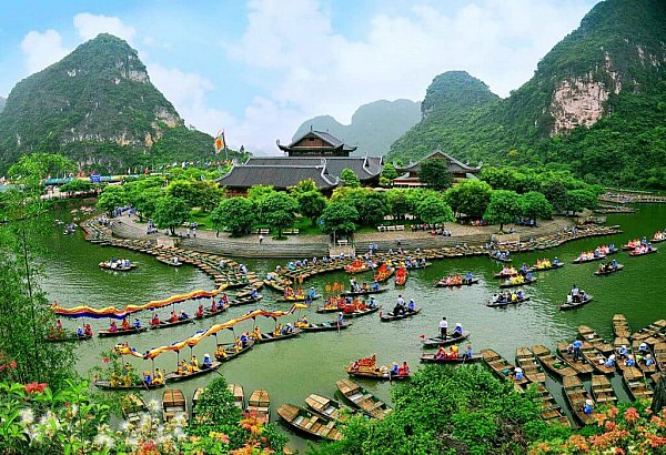 Ninh Binh Travel Guide